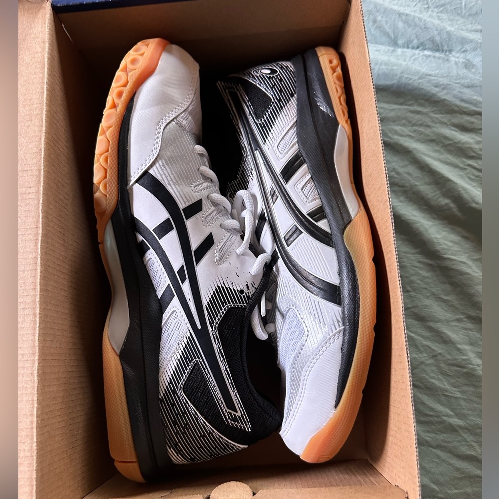 ASICS volleyball